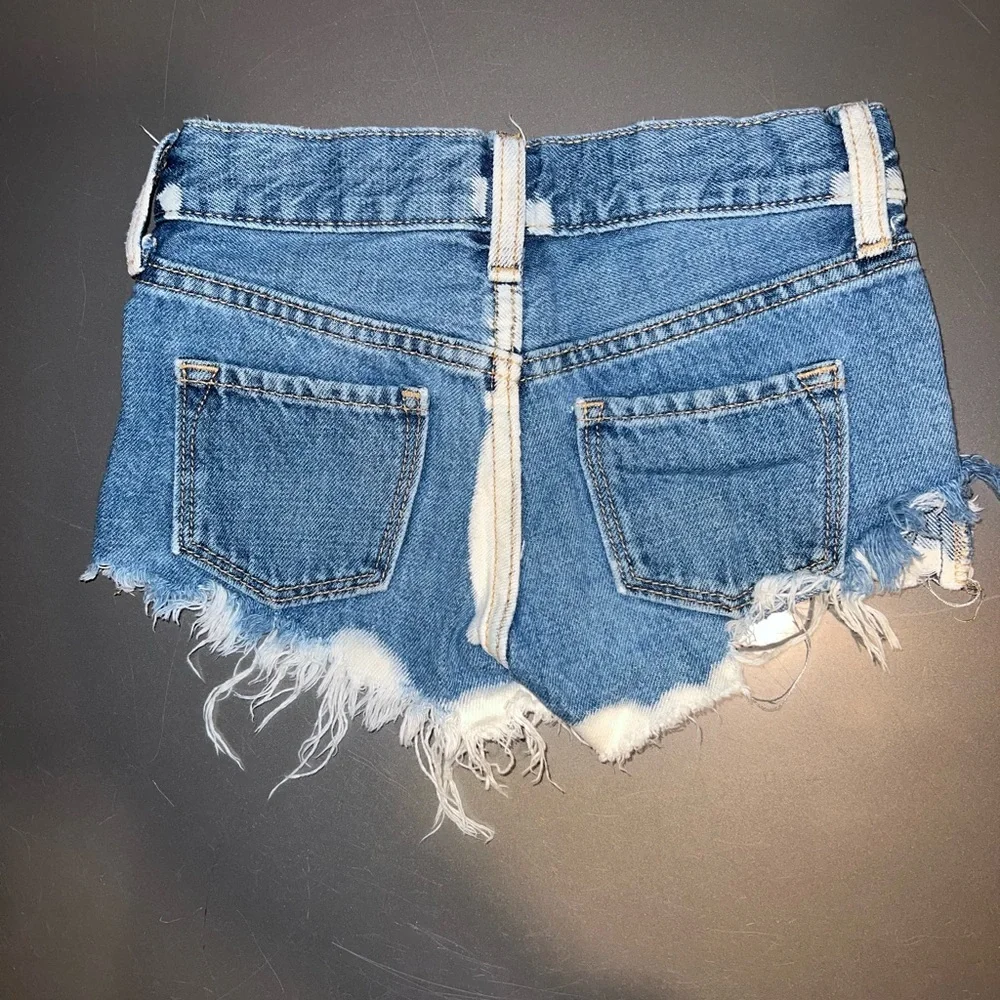 2 Pairs Girls Shorts Size 5 - Picture 3 of 5